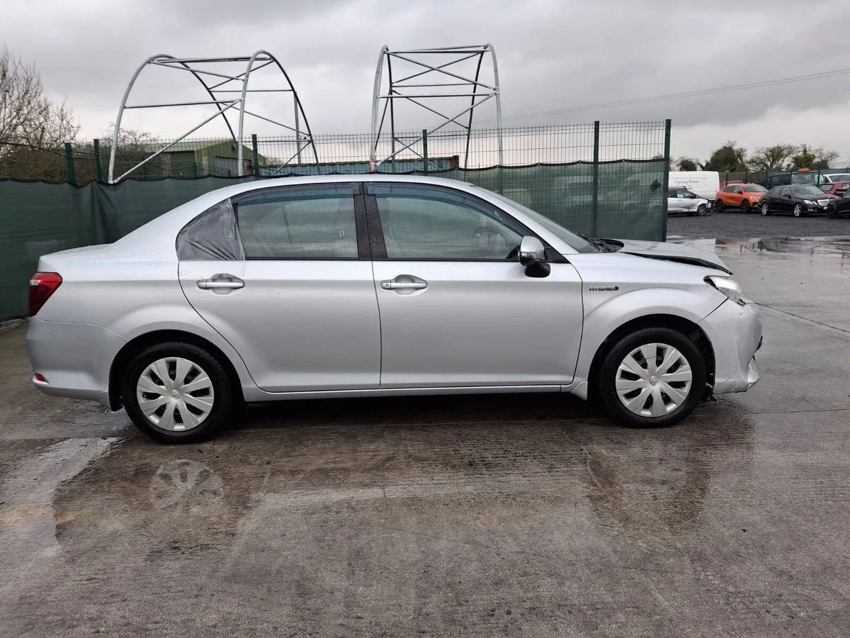 162 Toyota Corolla Fielder  1.5 Hybrid - Image 3
