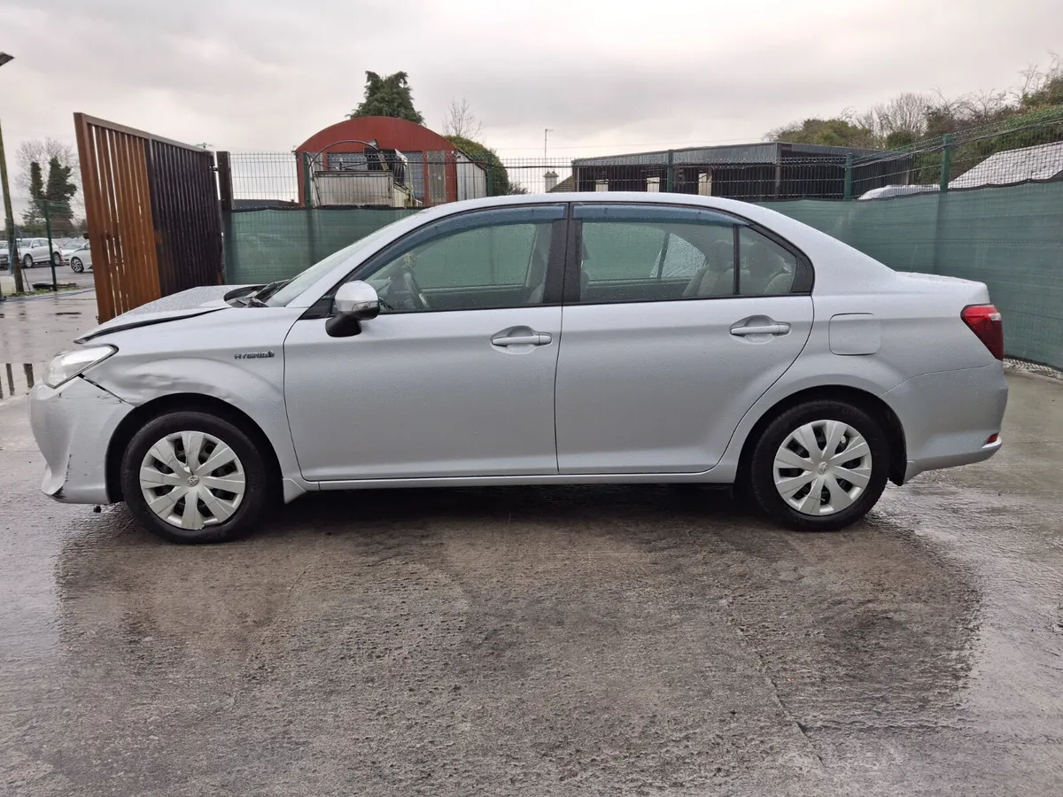 162 Toyota Corolla Fielder  1.5 Hybrid - Image 4