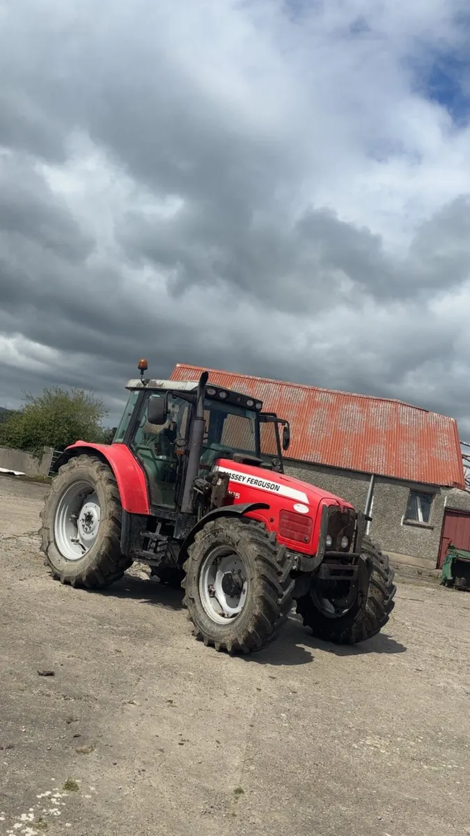Tractor driver for hire - Image 1