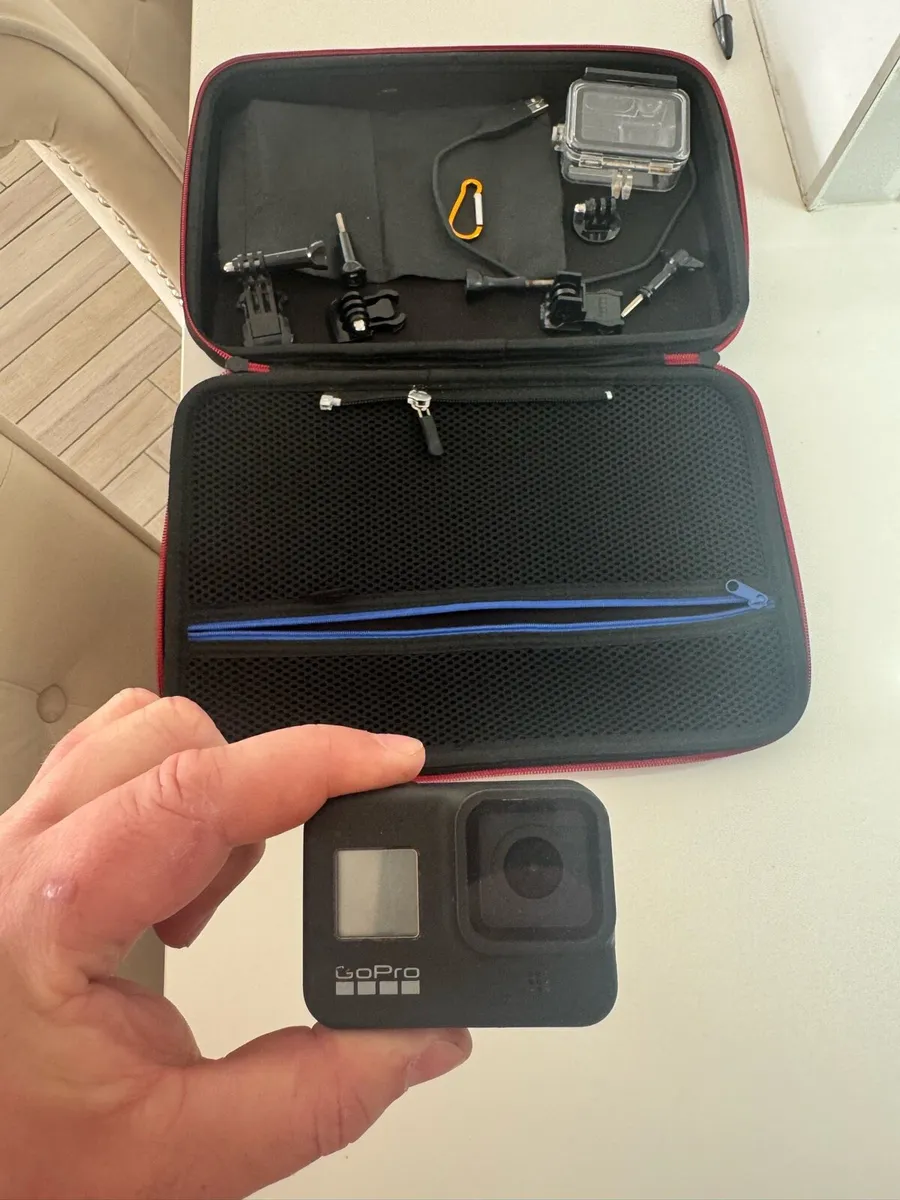 Go Pro Hero 8 with accessories - Image 4