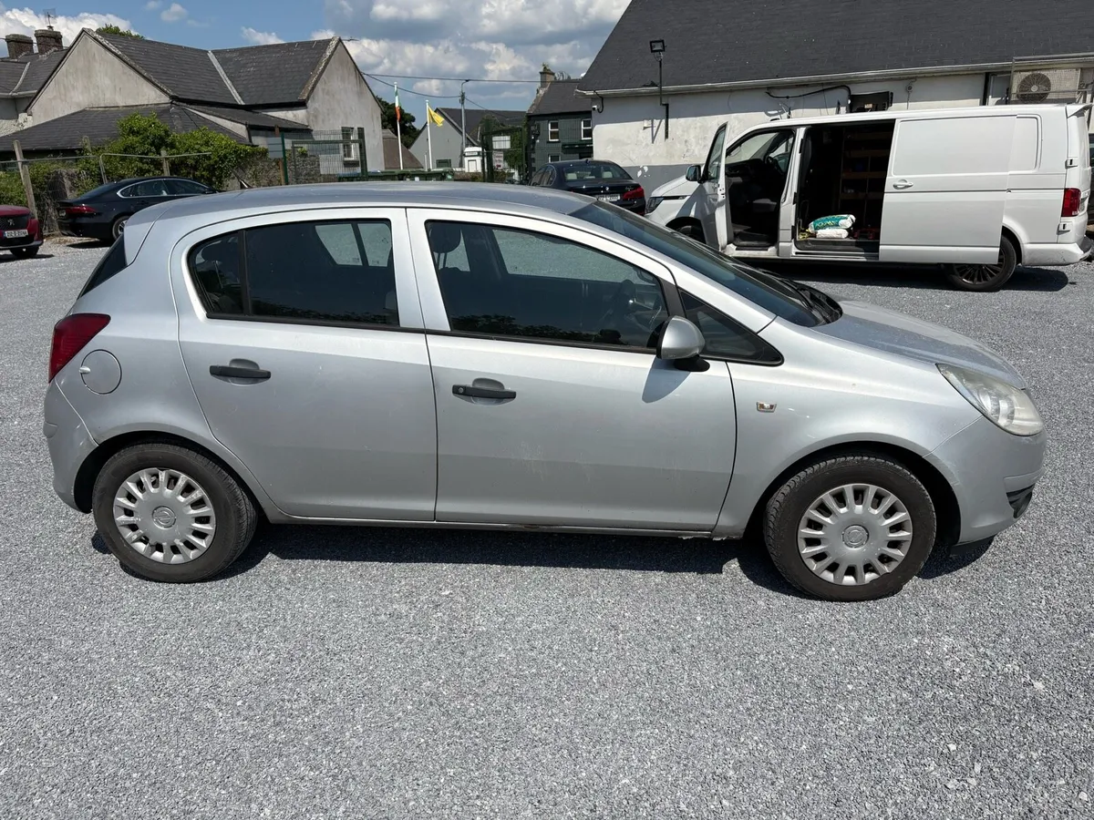 Opel.Corsa diesel 2010 - Image 2
