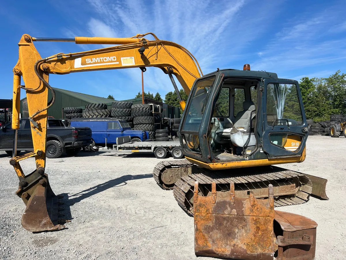 6ton digger - Image 1