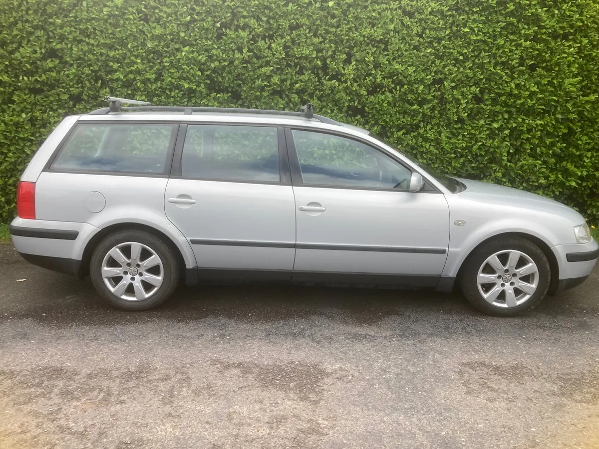 Volkswagen Passat 2000 - Image 1