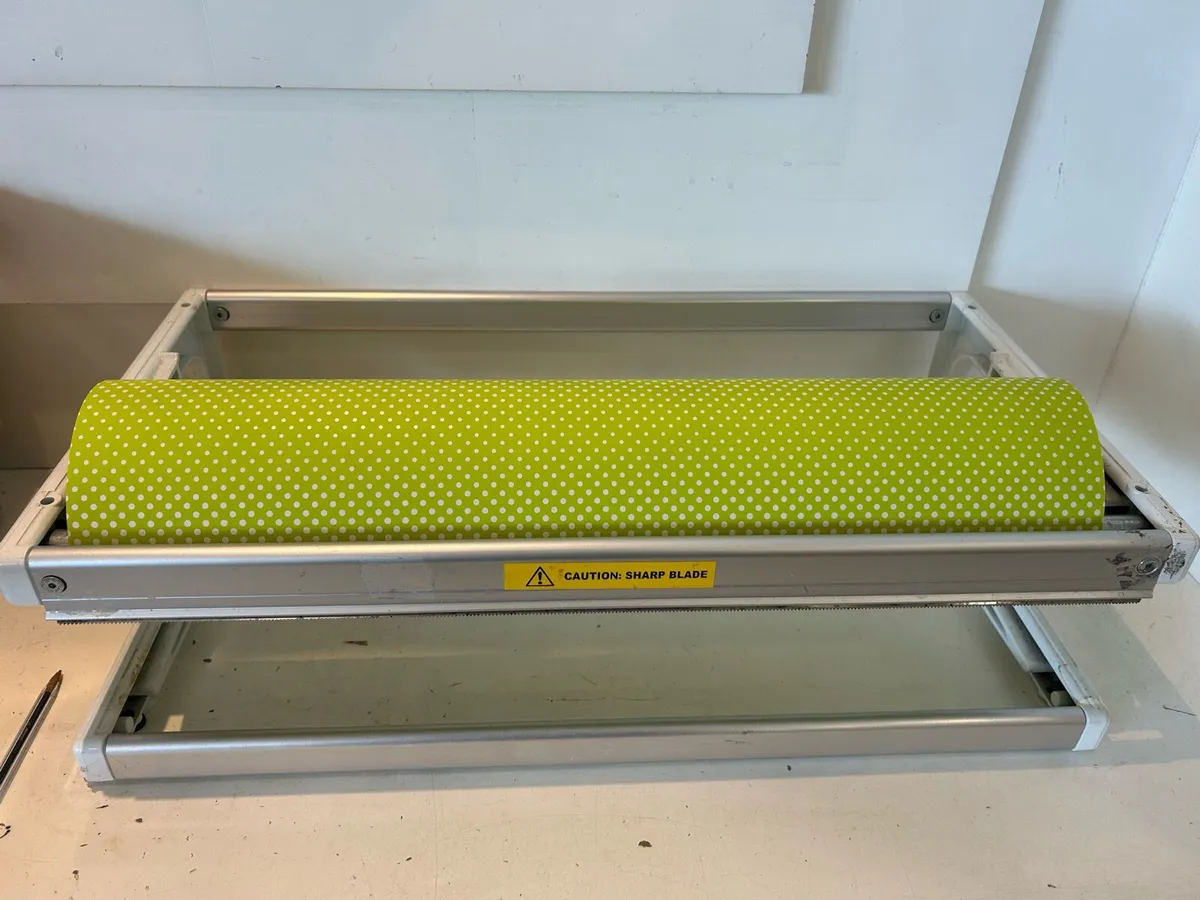 Gift Wrapping Dispenser