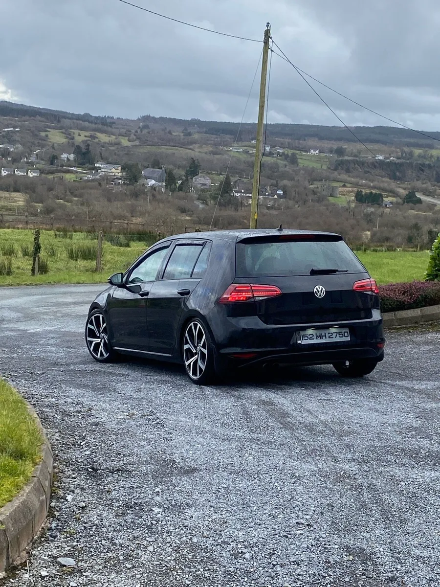 2015 Volkswagen Golf 2.0 TDI - Image 2