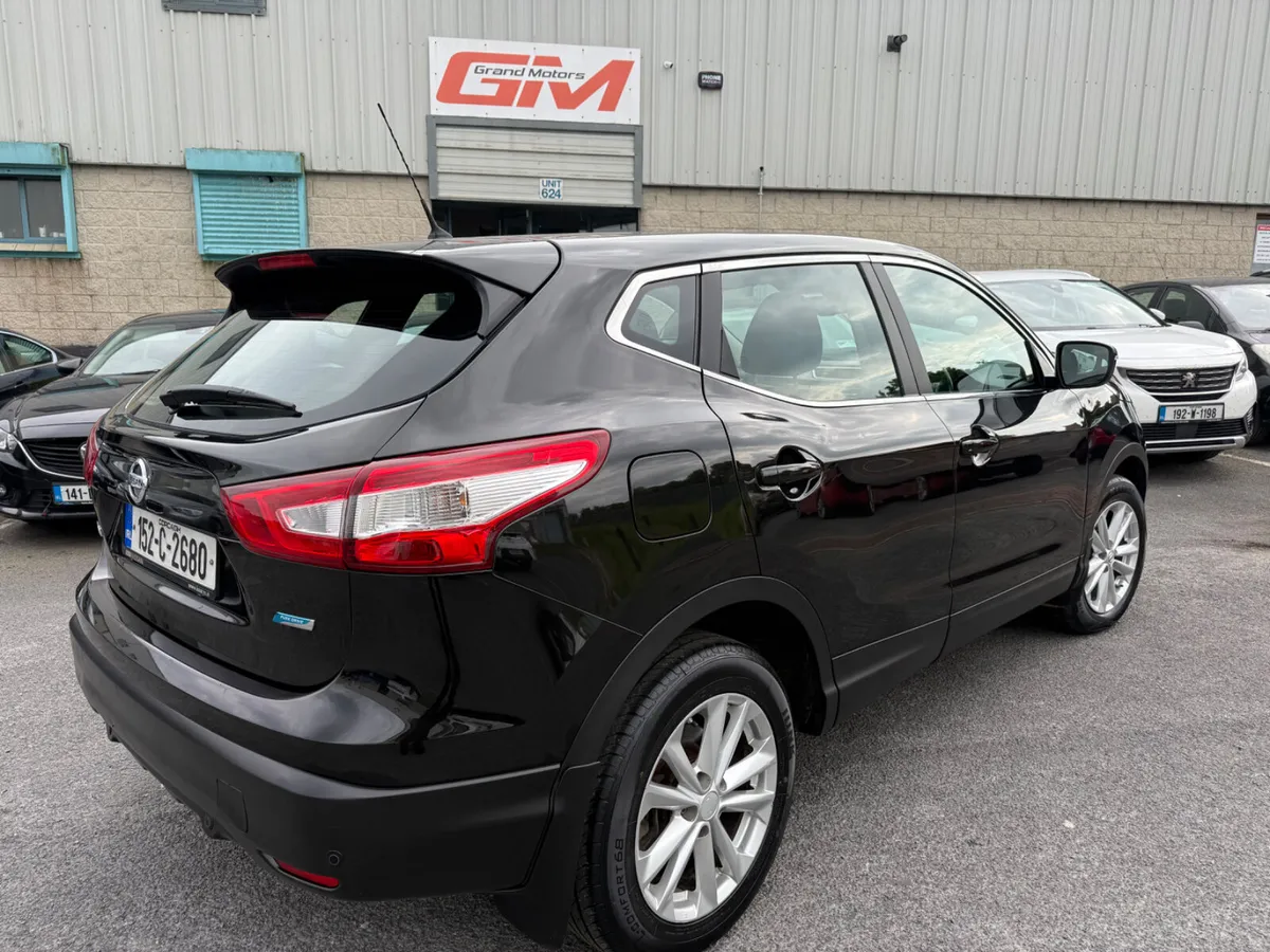 2015 Nissan Qashqai 1.5 Diesel - Image 4