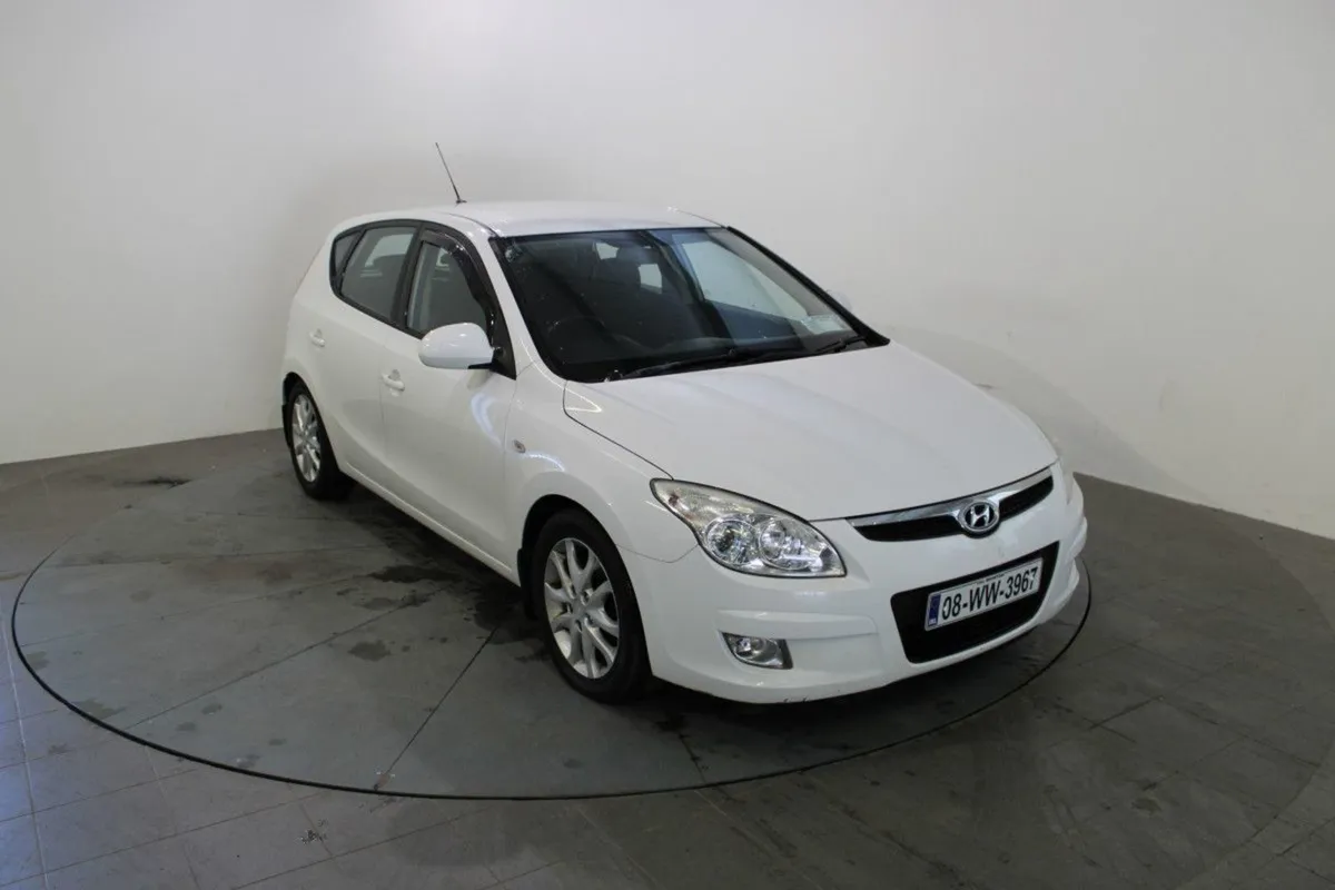 Hyundai i30 1.6 Crdi 90bhp Deluxe - Image 1