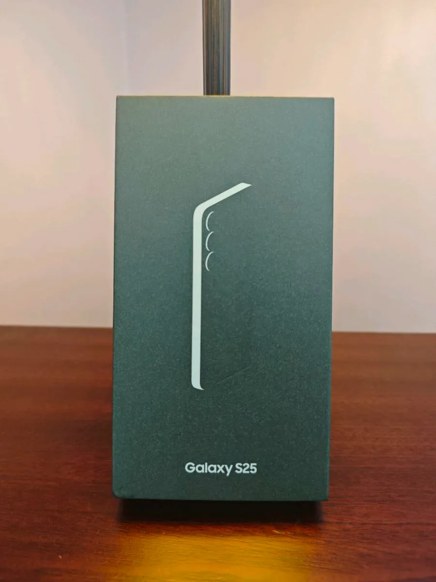 Samsung S25 128GB Sealed - Image 1