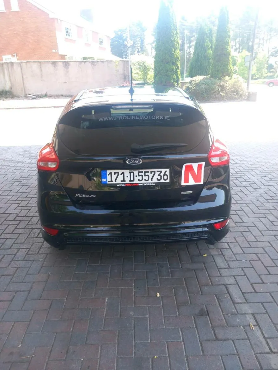Ford Focus ST Line 1.0 Ecoboost 2017 - Image 3