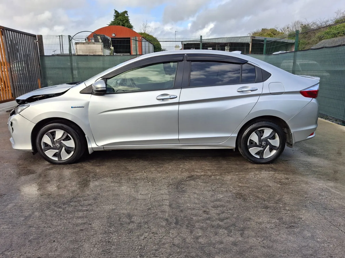 2015 Honda City Grace 1.5L Hybrid  Automatic - Image 4
