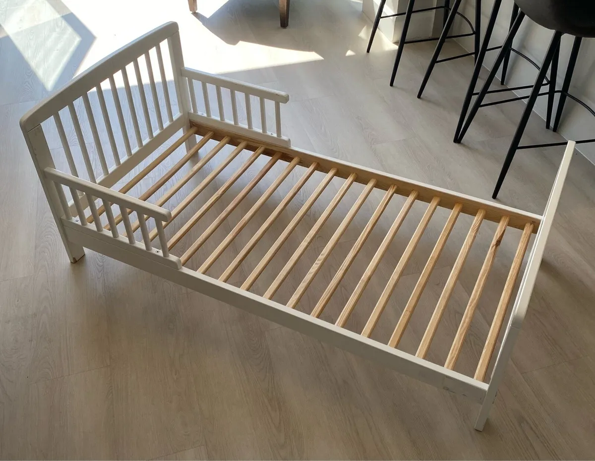 Toddler bed & Mattress - Image 2