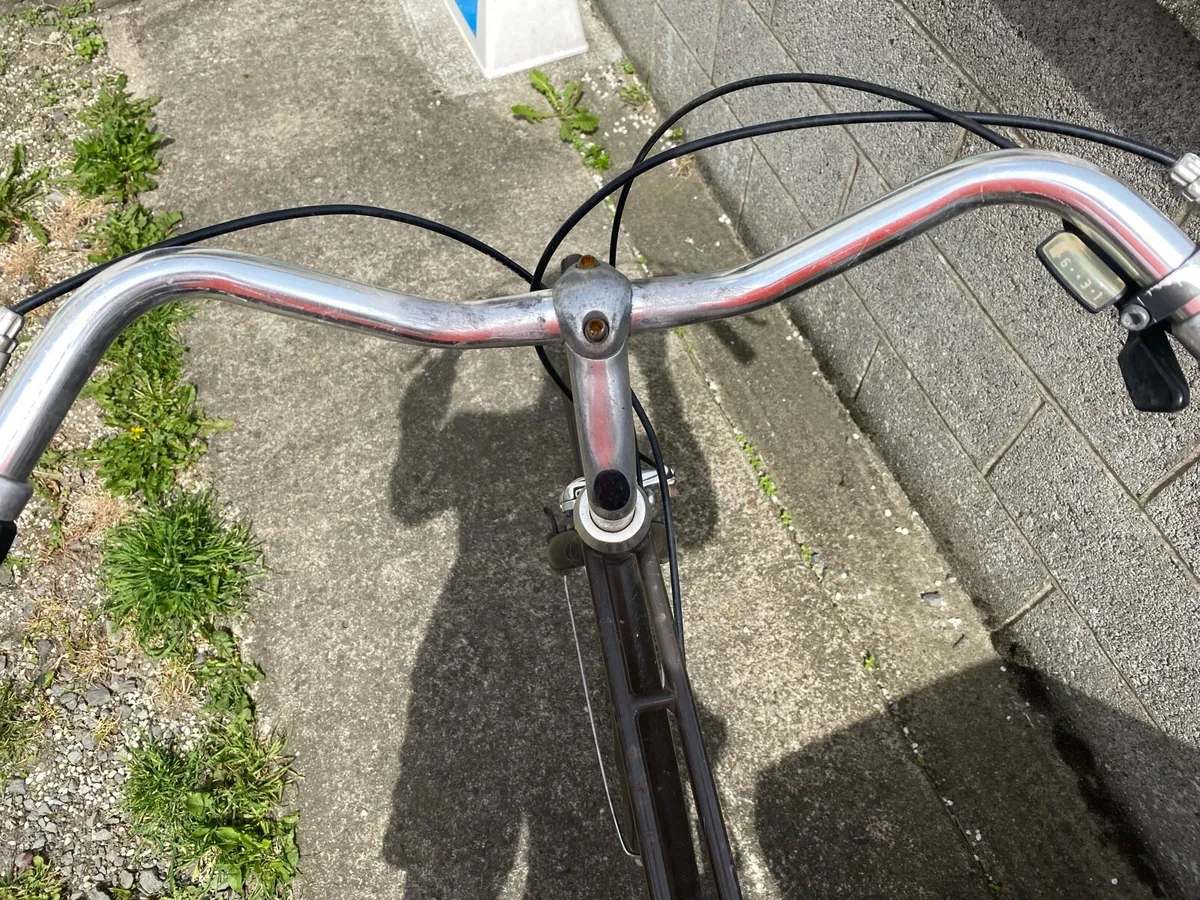 Giant hybrid bike - Image 4