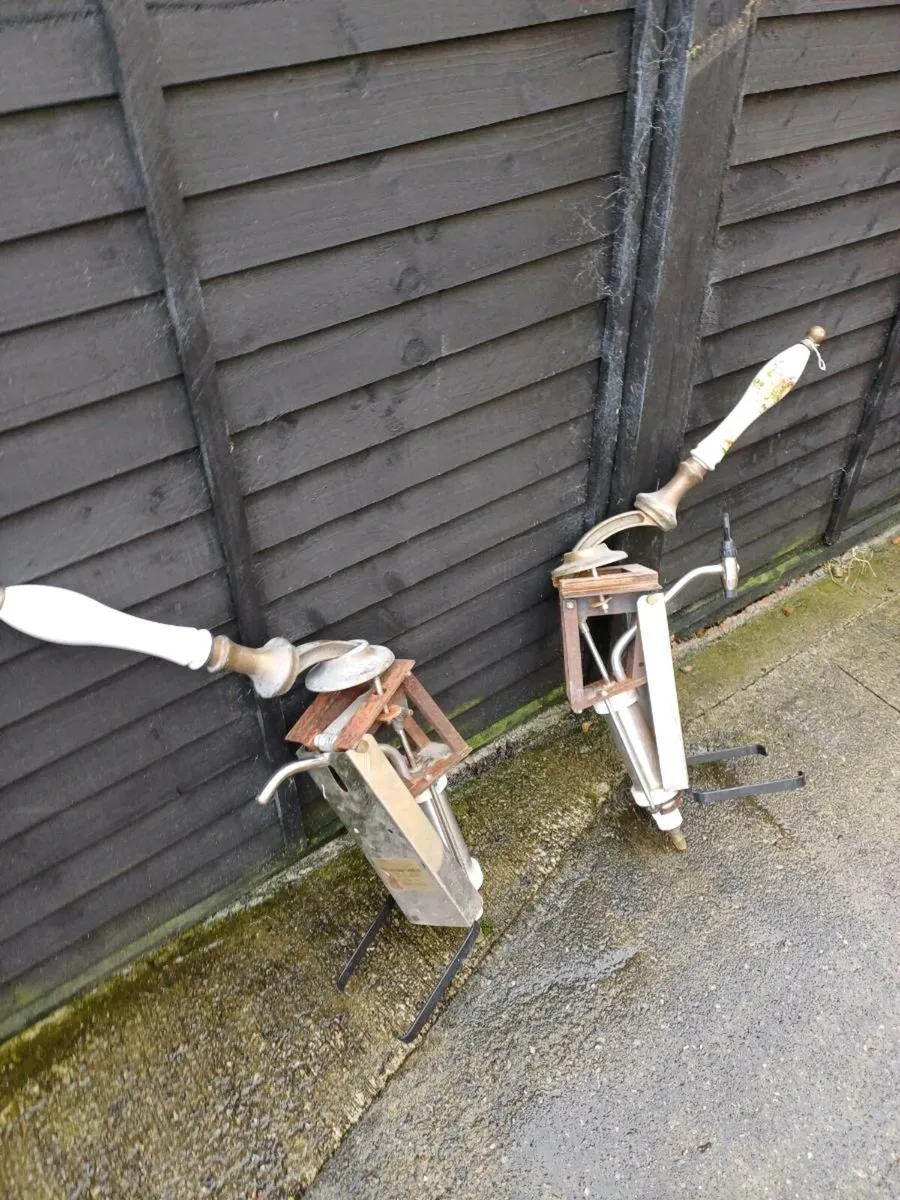 1970s Hi-Gene Beer Pumps - Image 2