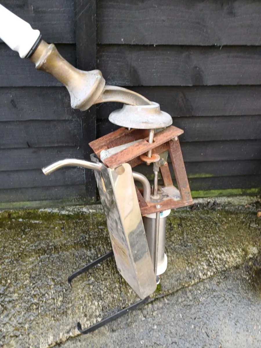 1970s Hi-Gene Beer Pumps - Image 3