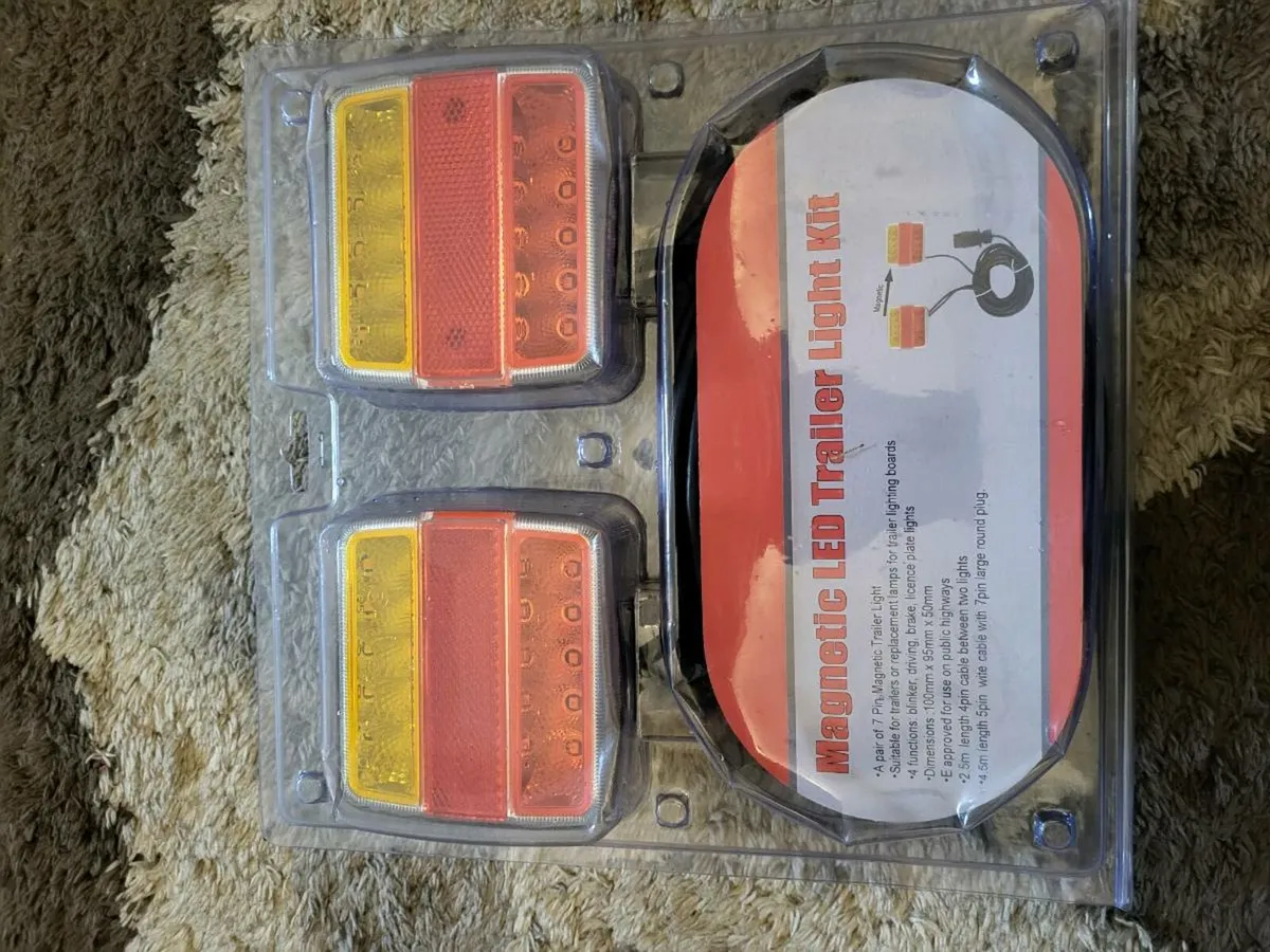 Led magnetic trailer lights
