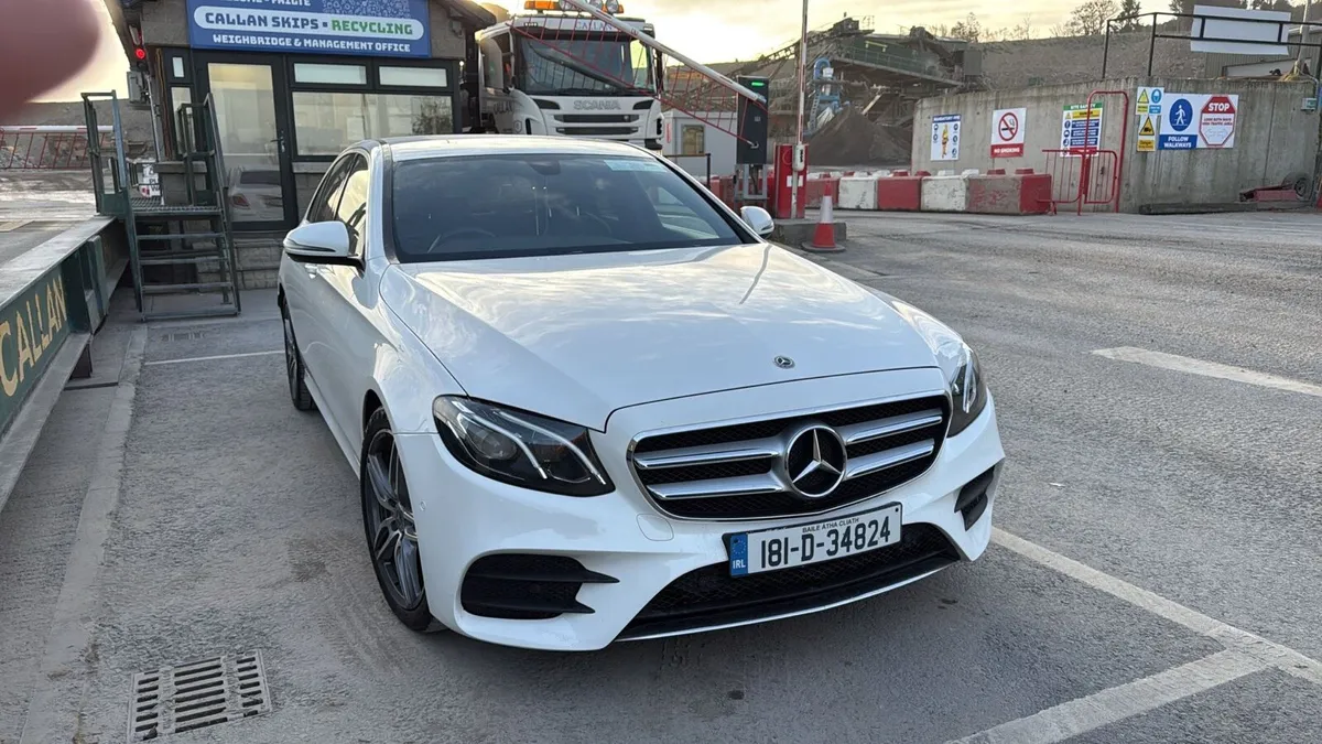 Mercedes E220 amg Line - Image 4
