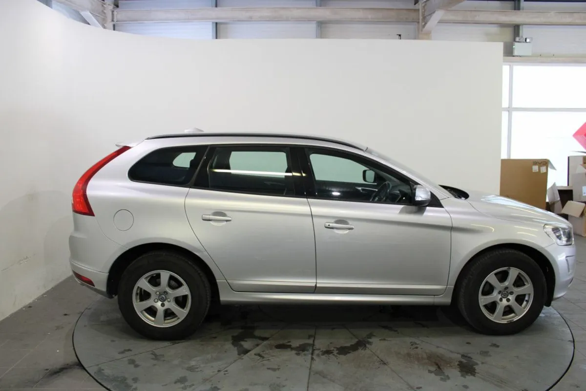 Volvo XC60 D4 (181hp) AWD ES Geartronic - Image 3