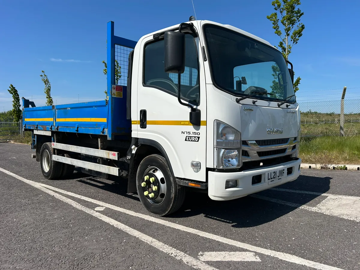 2021 Isuzu 7.5 Ton Tipper - Image 1
