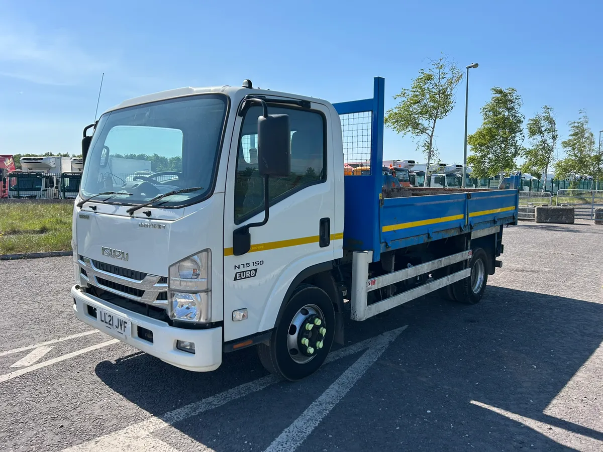 2021 Isuzu 7.5 Ton Tipper - Image 3