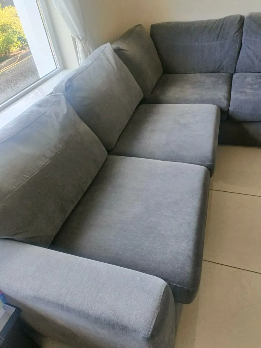 L shaped sofa - Image 2