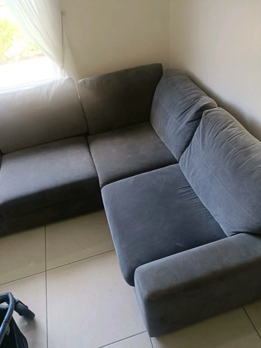 L shaped sofa - Image 4