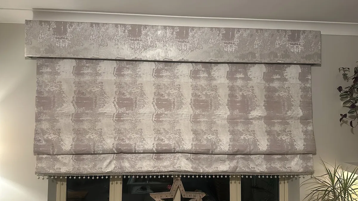 Roman blind