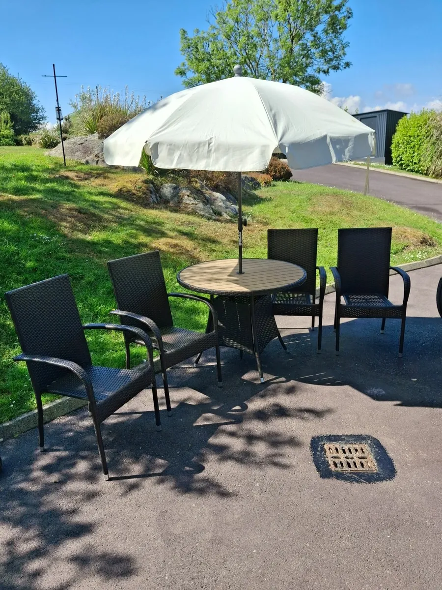Patio table and chairs - Image 1