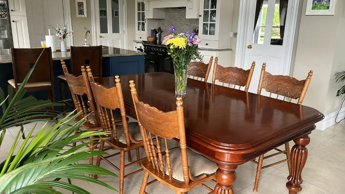 Kitchen Table - Image 4