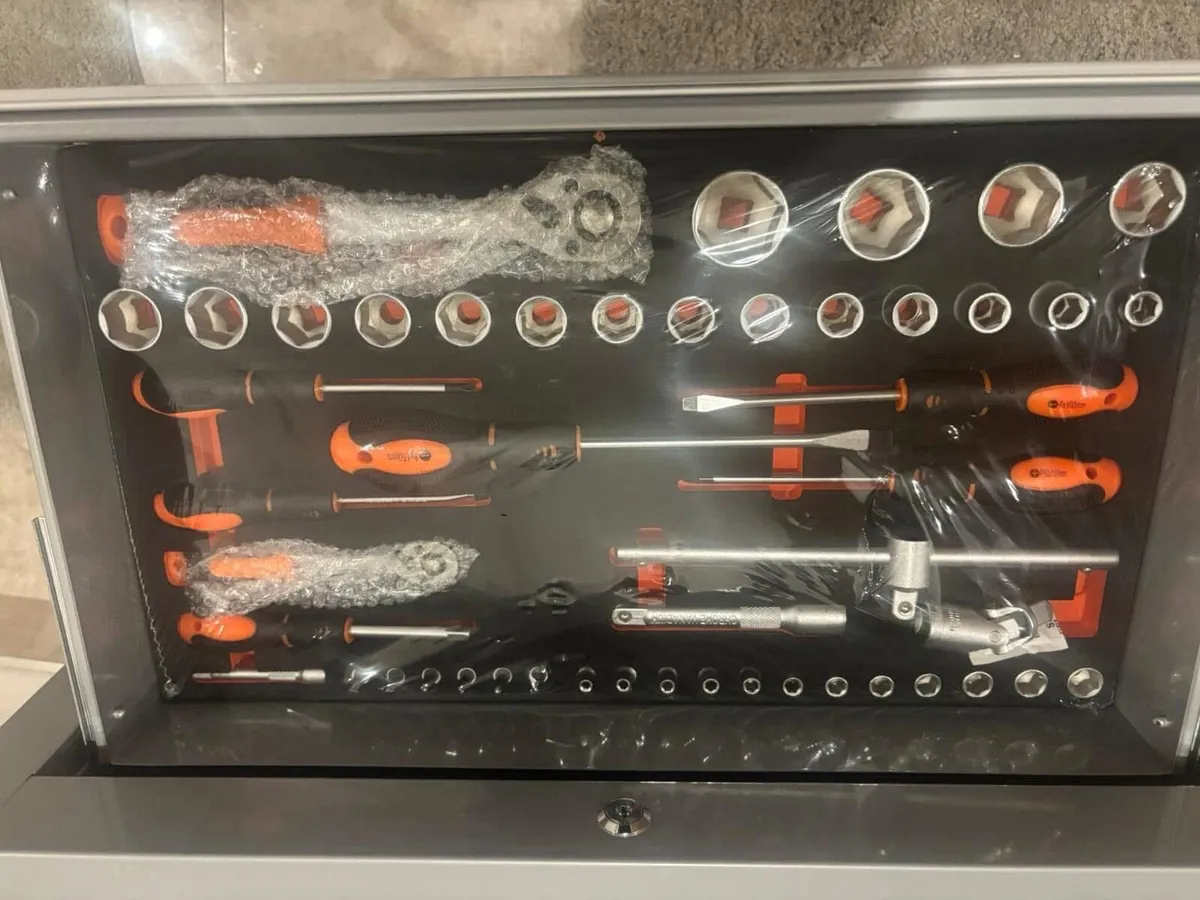 5 drawer tool boxes - Image 3