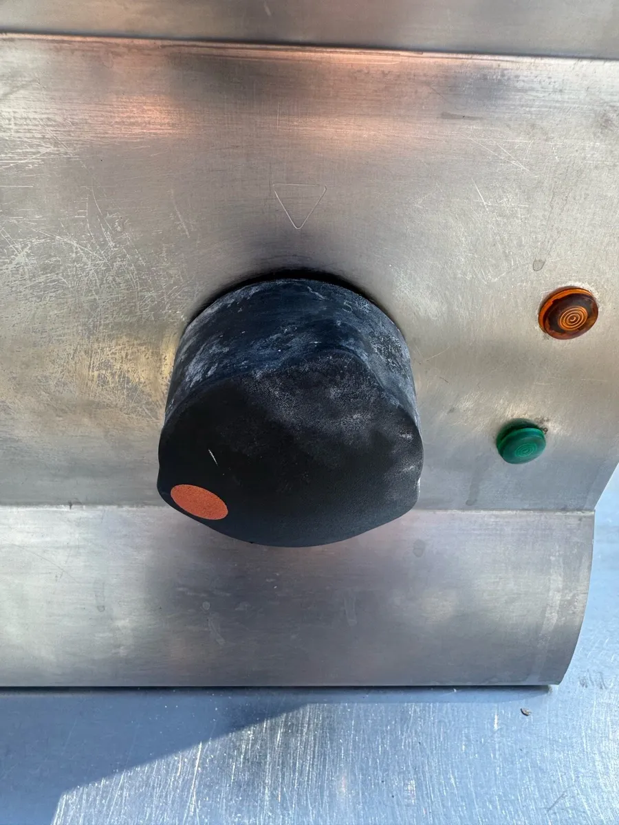 Lincat Electric Griddle - Image 3