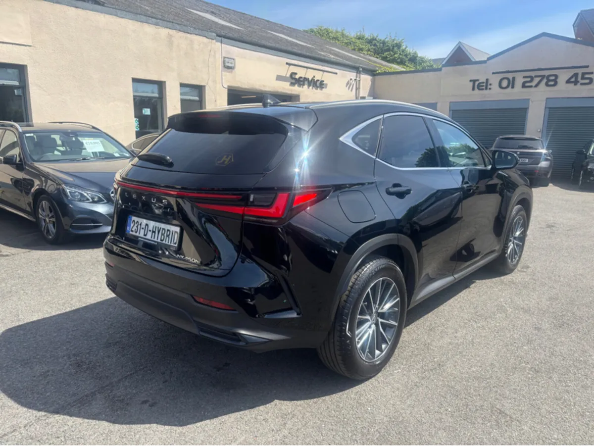 Lexus NX 450H + PREMIUM PACK 4WD - Image 4