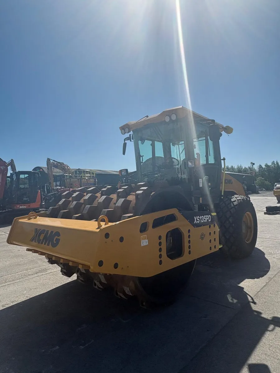 BRAND NEW XCMG XS135PD SINGLE PAD FOOT ROLLER - Image 4