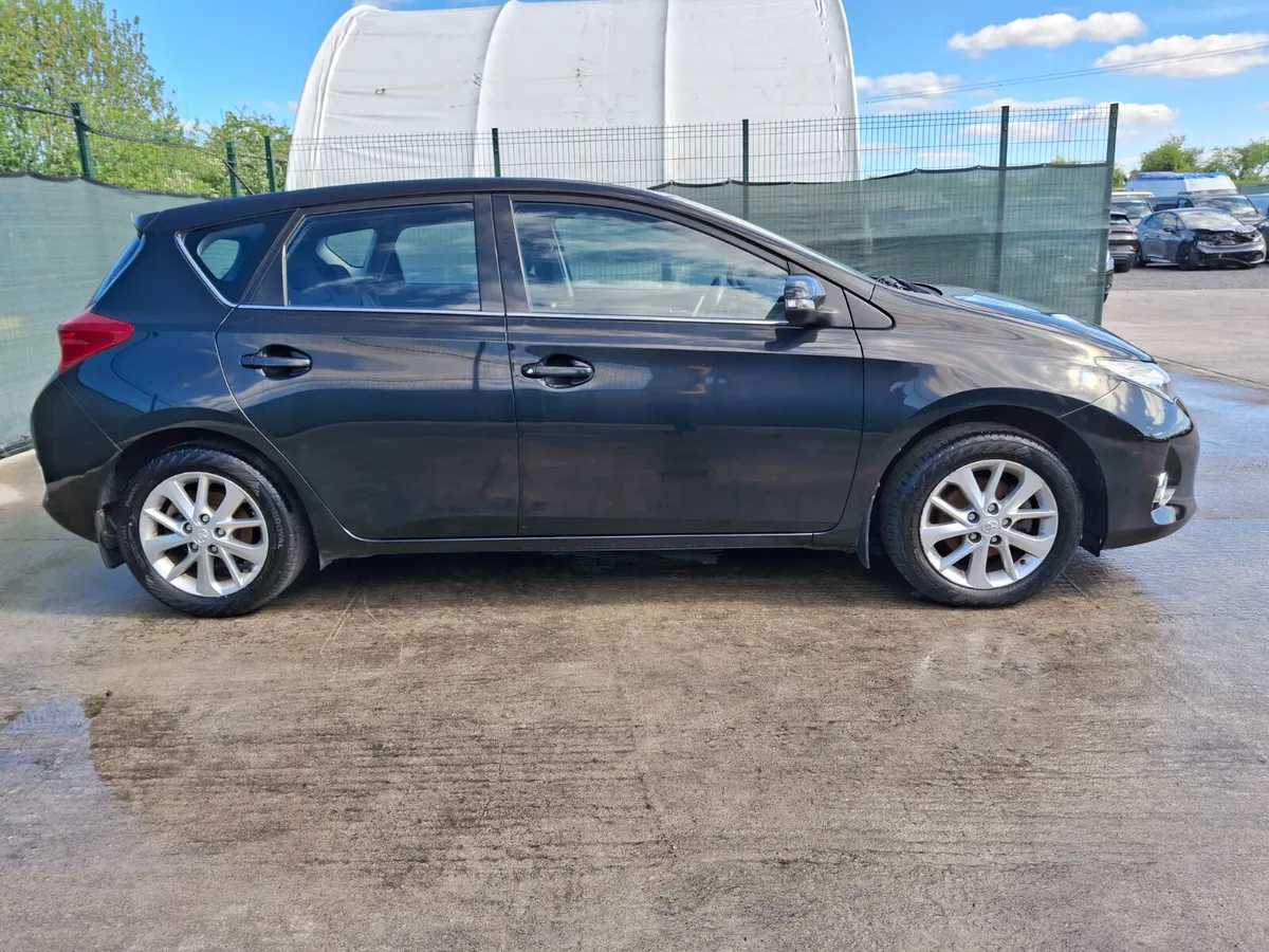 2014 Toyota Auris  1.4 D4d - Image 3