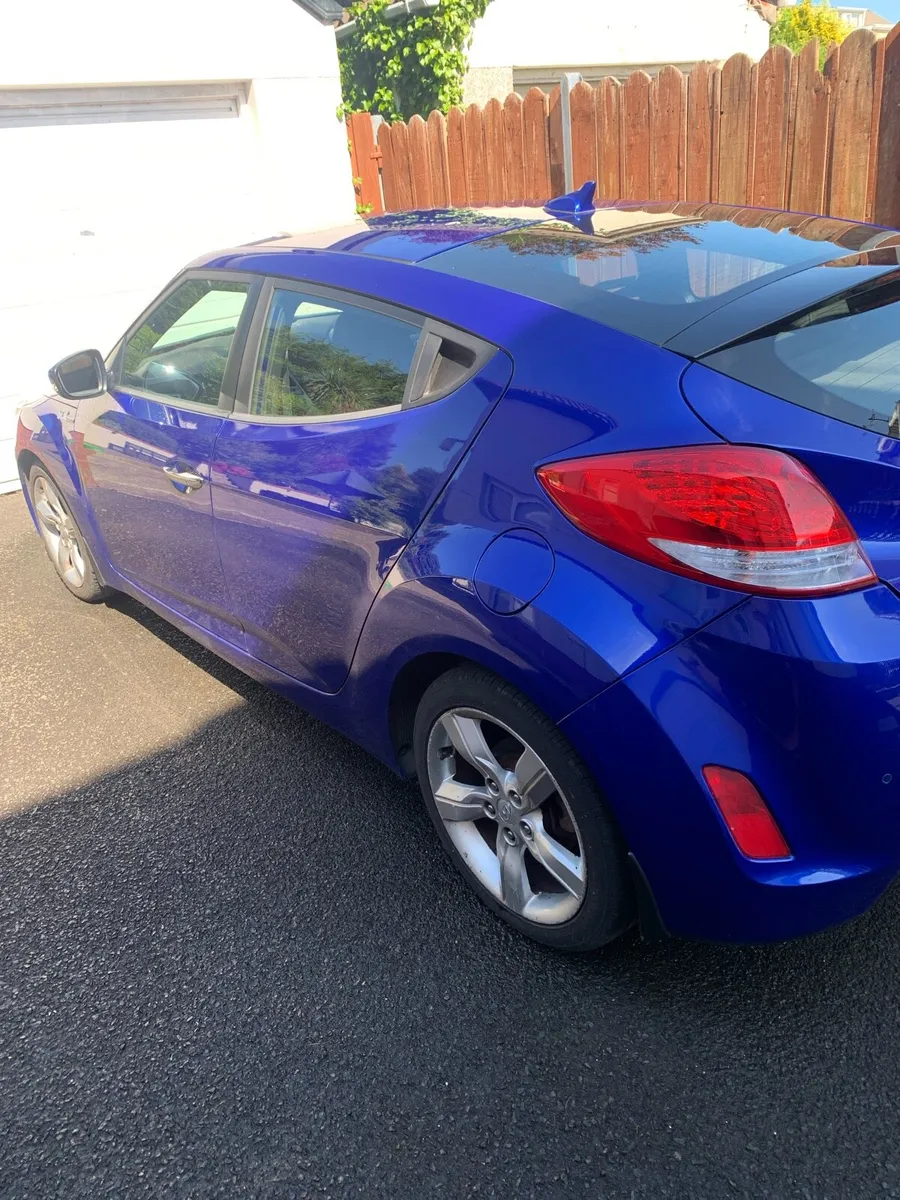 Hyundai Veloster - Image 1