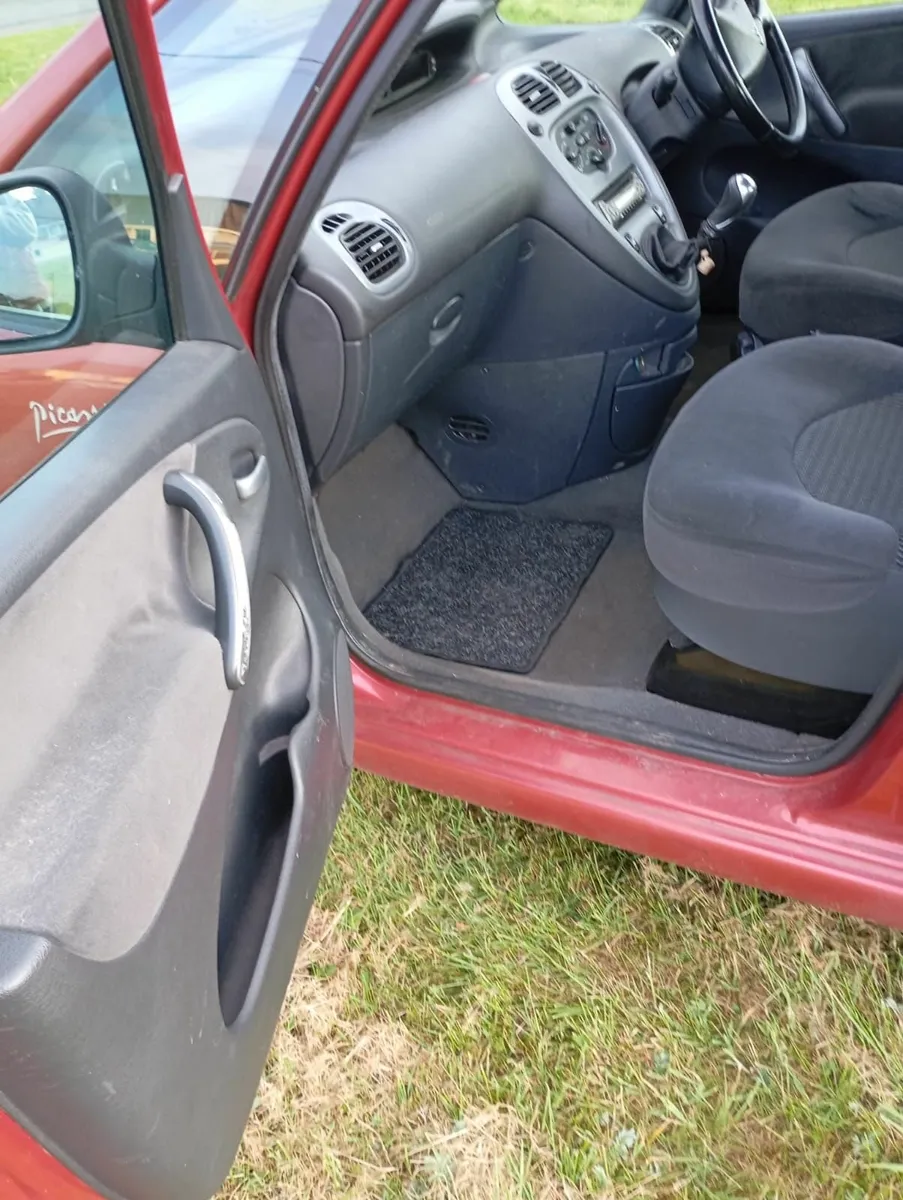 Citroen Xsara Picasso 2010 - Image 2
