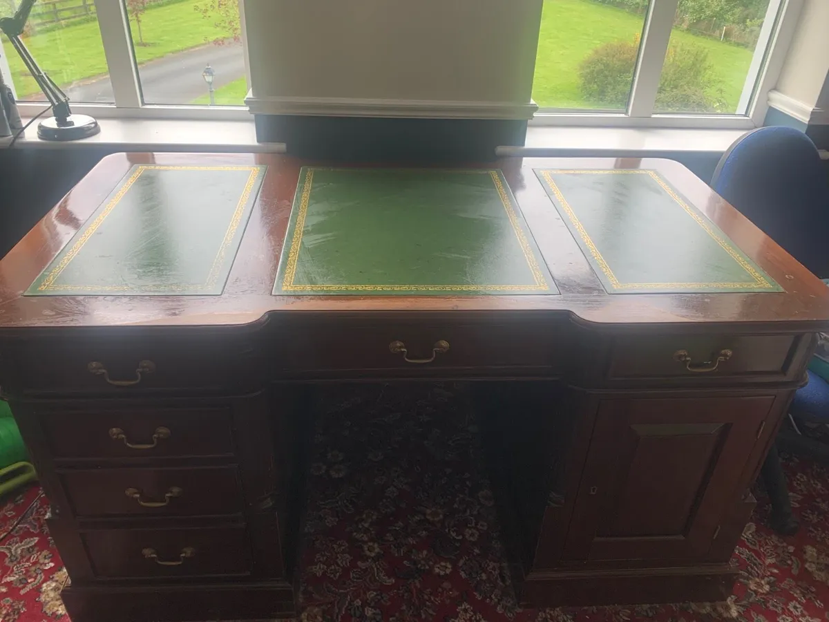 Desk - Image 3