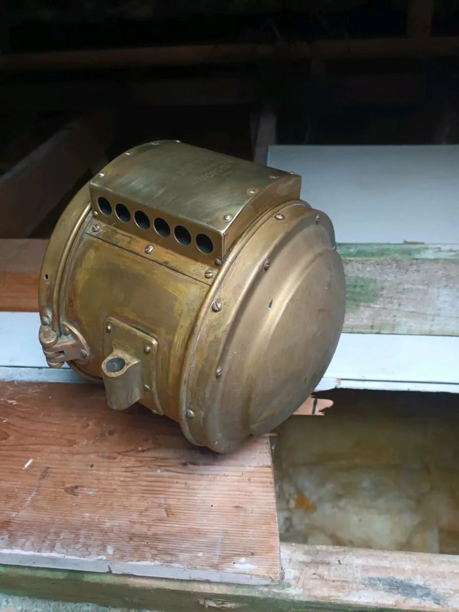 Veteran Car Headlamp Pair - Image 4