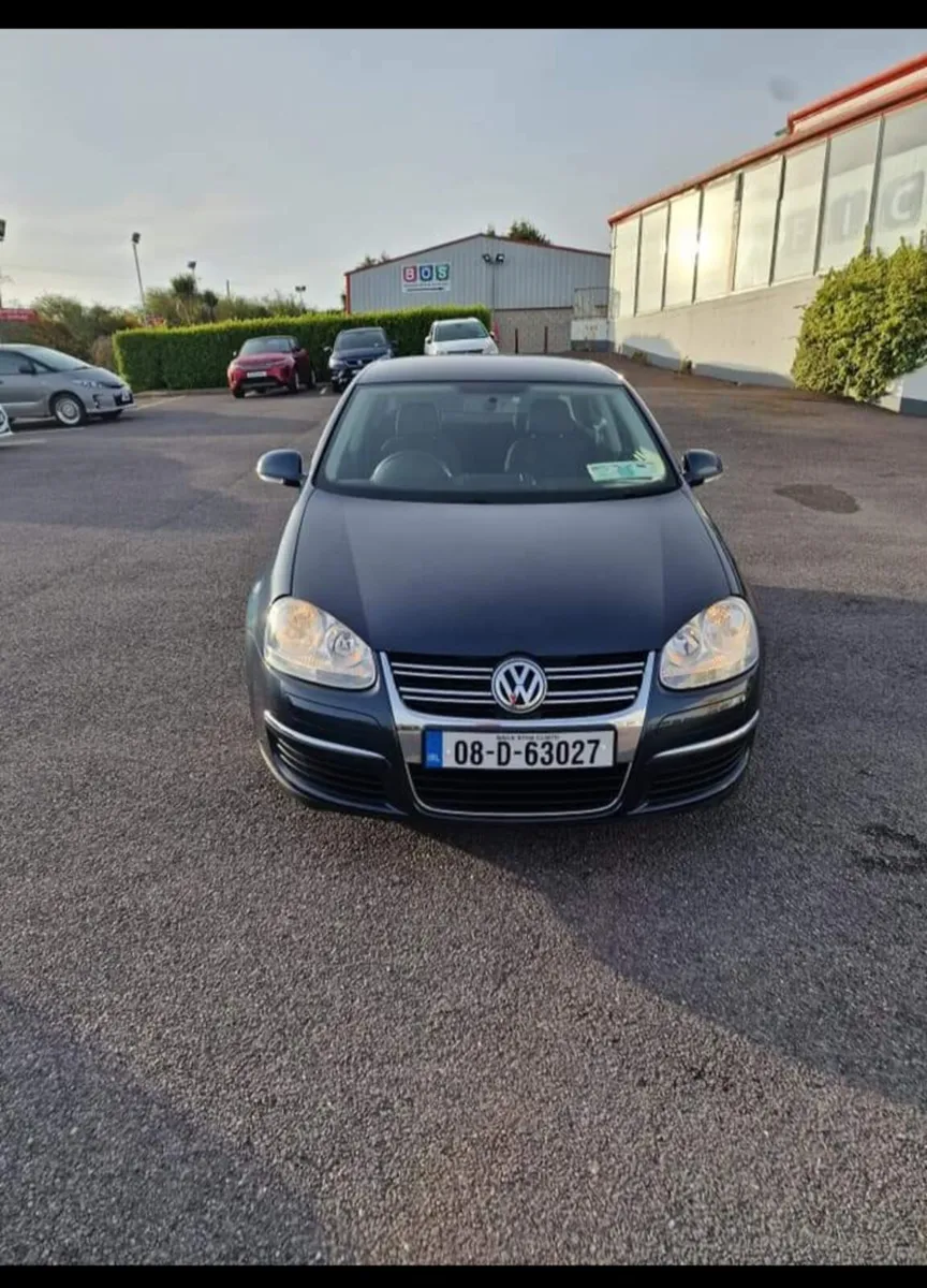 Volkswagen Jetta 5 - Image 1