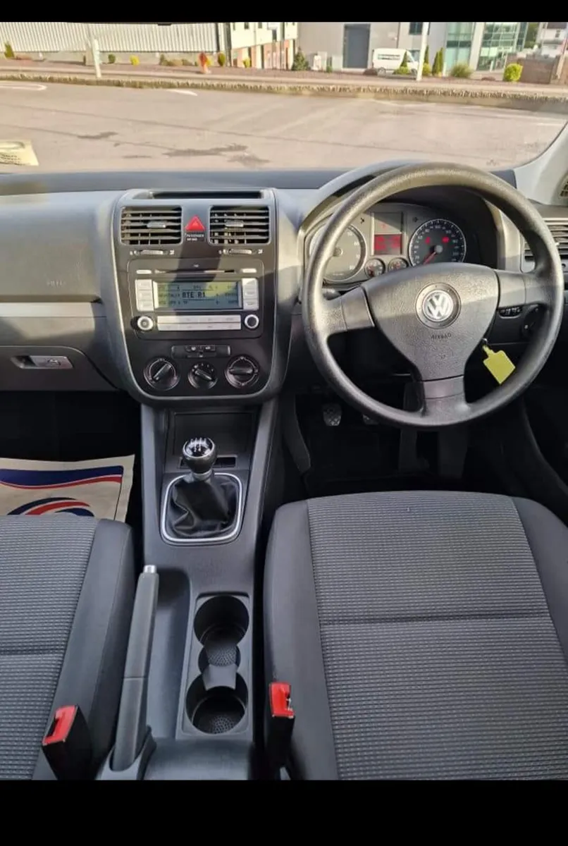 Volkswagen Jetta 5 - Image 3