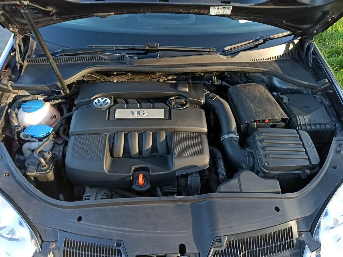 Volkswagen Jetta 5 - Image 3