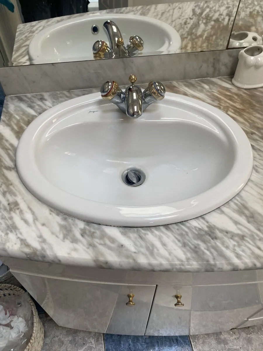 Bathroom double sink unit - Image 2