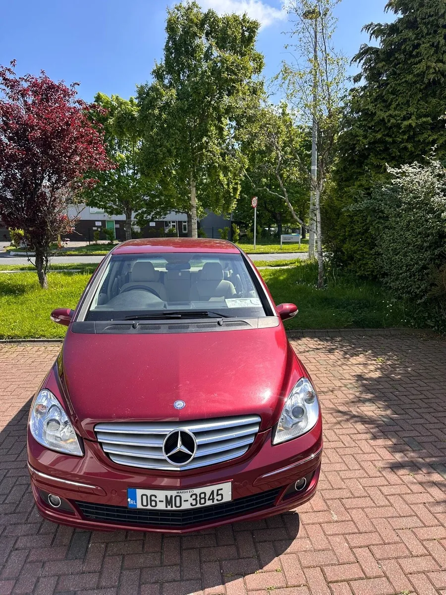 Mercedes Benz, B-class 180,automatic,Only 81,523km - Image 1
