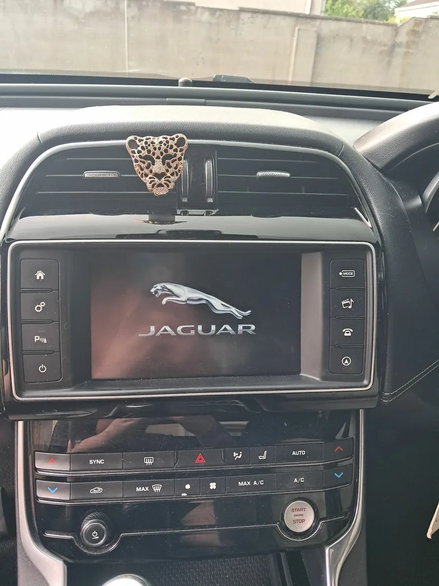 Jaguar XE R sport 2016 - Image 2