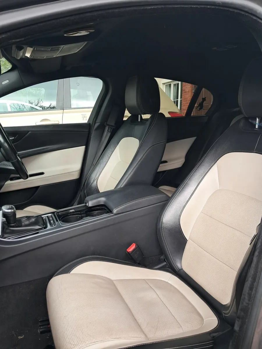Jaguar XE R sport 2016 - Image 4