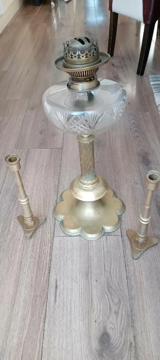 Old  brass oil lamp - Image 2
