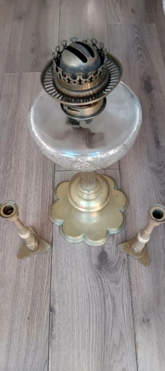 Old  brass oil lamp - Image 4