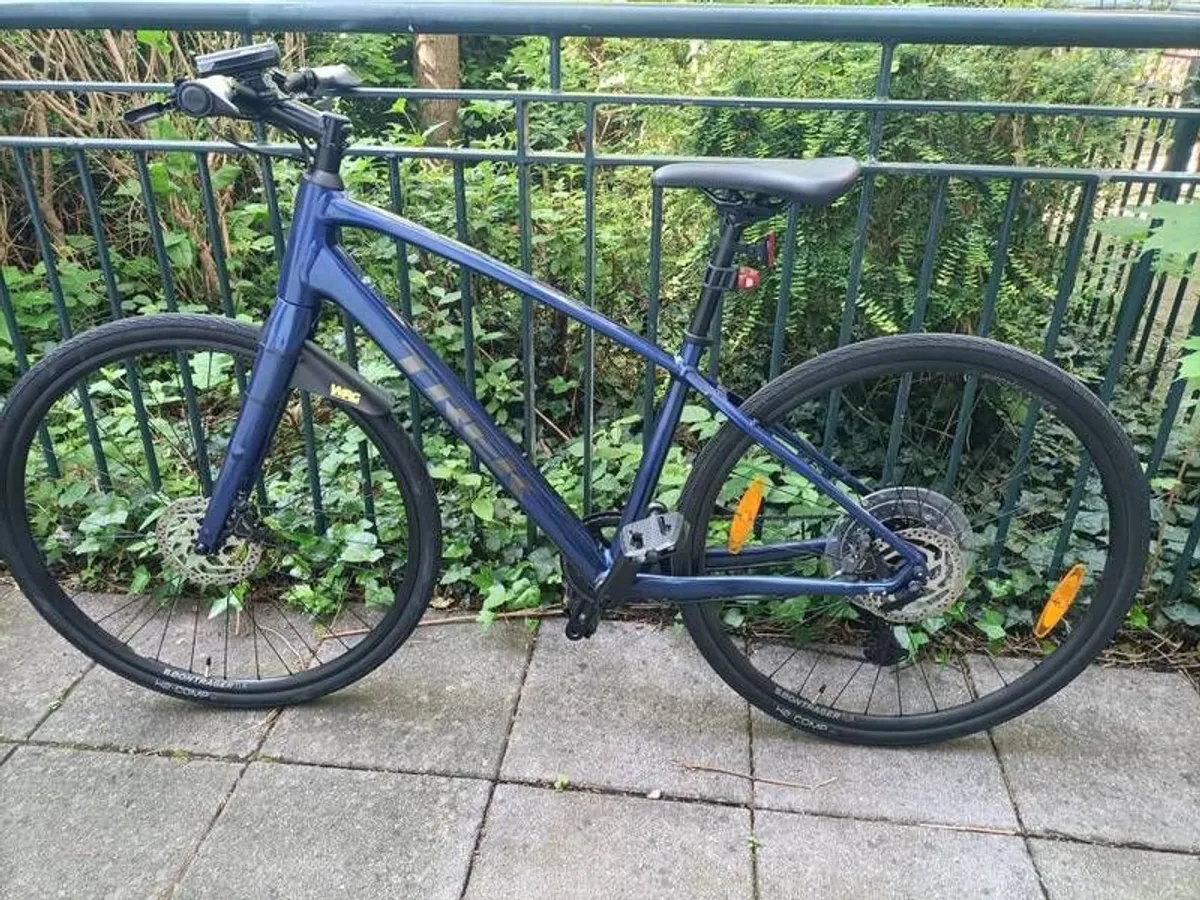 Trek FX3 - Image 1