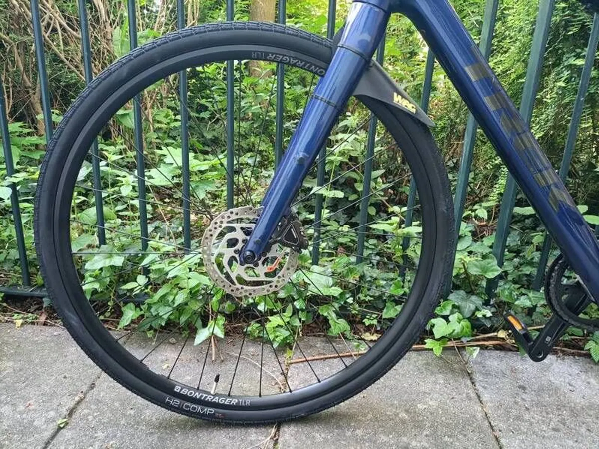 Trek FX3 - Image 2
