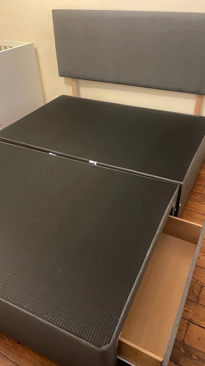Double bed with storage drawers - Image 2