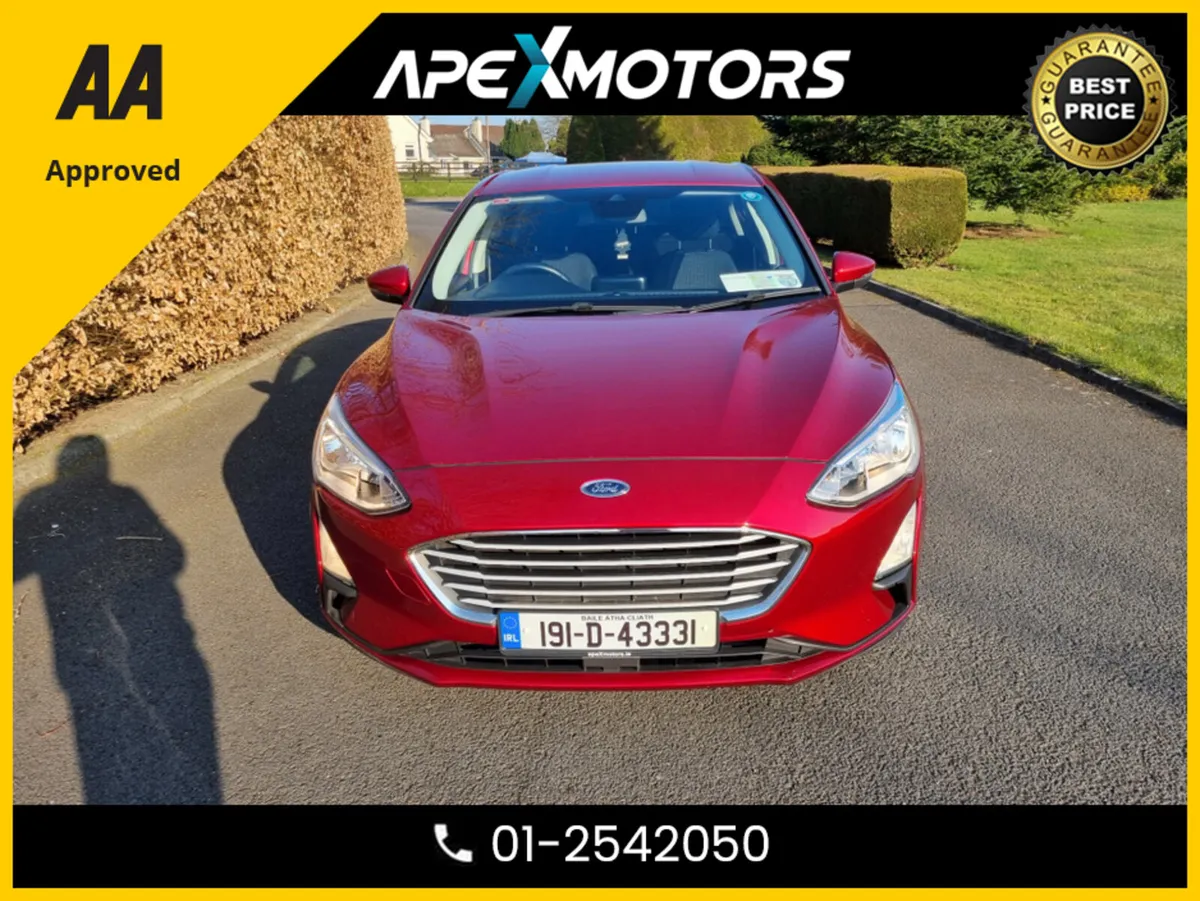 Ford Focus FINANCE ARRANGED * LOW LOW KMS * ZETEC - Image 3